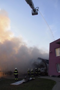 Tûz egy gyomaendrõdi raklapüzemben